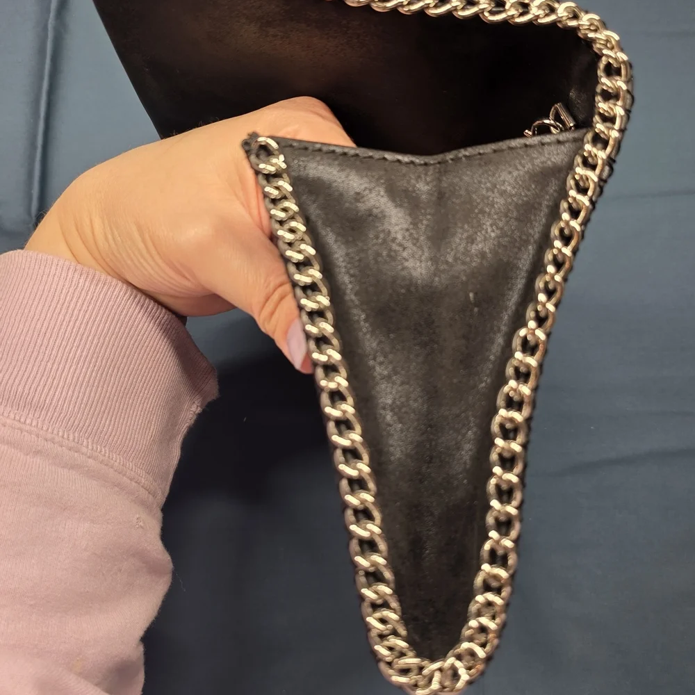 Chelsea28 Black Chain-Trim Clutch‎